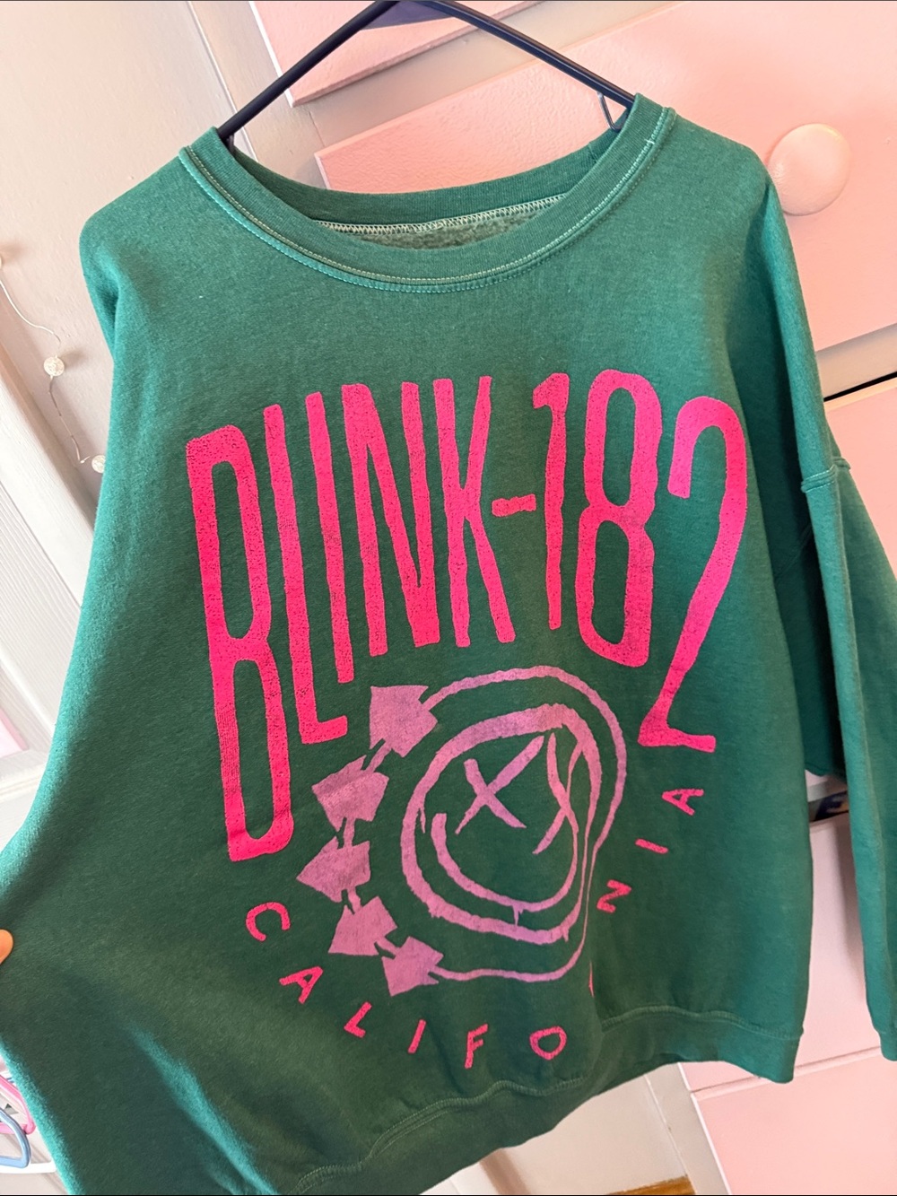 urban outfitters blink 182 graphic oversized crew neck - Picture 2 of 4